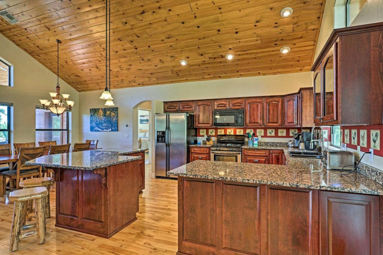 Serene Lakeside Cabin With Decks And Edler Lake Views! Pinetop-Lakeside Eksteriør billede