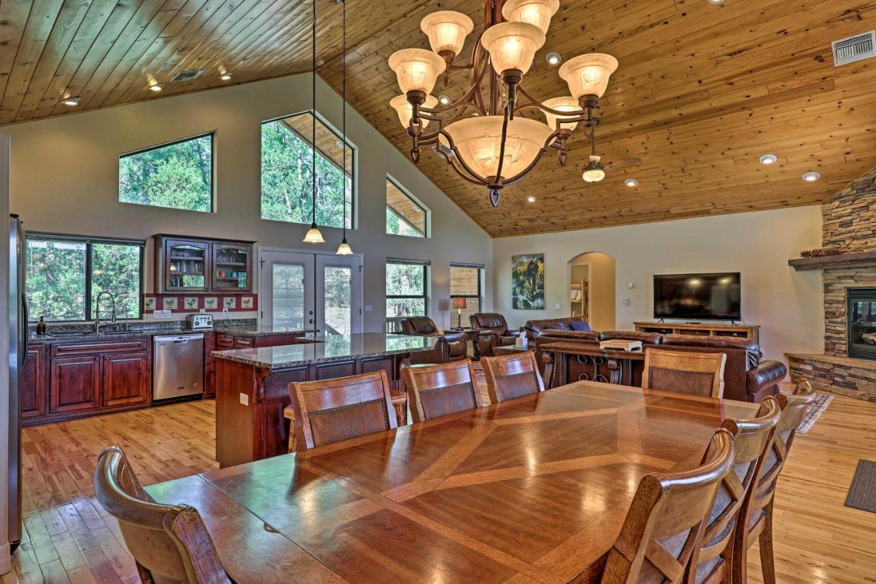 Serene Lakeside Cabin With Decks And Edler Lake Views! Pinetop-Lakeside Eksteriør billede